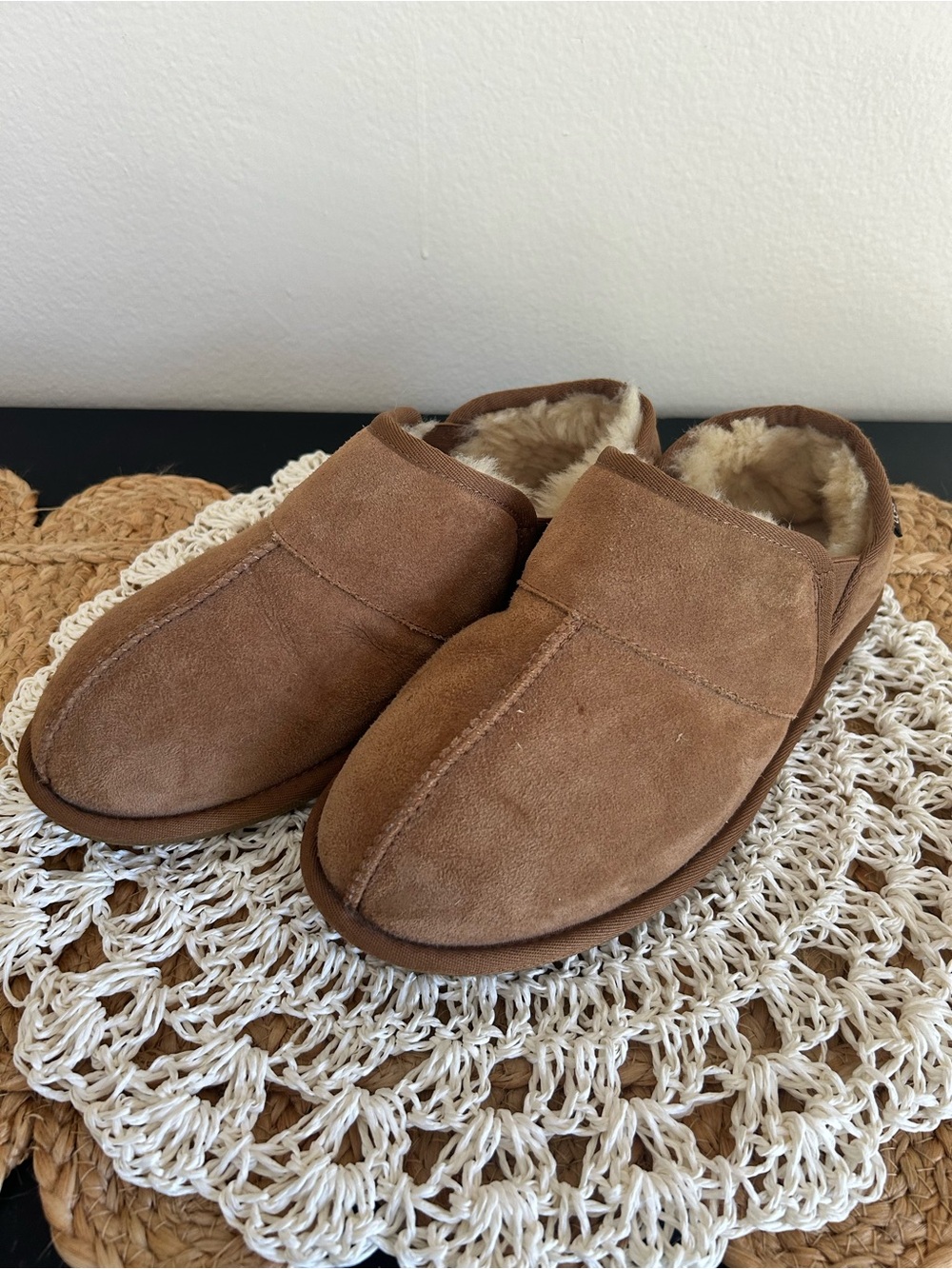 UGG Men’s Leisure Chestnut Suede Sheepskin Slippers Size 8 EU 41 #102 - Picture 2 of 13